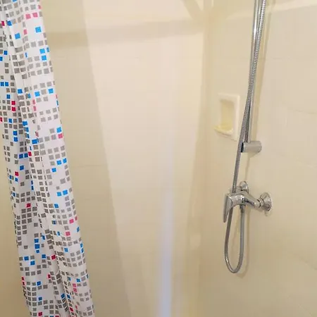 Viva Riviera - 10 Rue Commandant André * Cannes