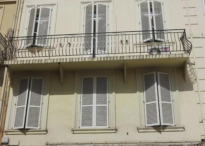 Viva Riviera - 10 Rue Commandant André